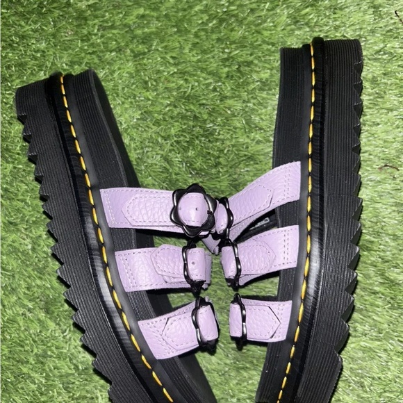 DR MARTENS WOMENS BLAIRE LOW STRAP FLOWER SANDALS NWB LILAC - Picture 2 of 6